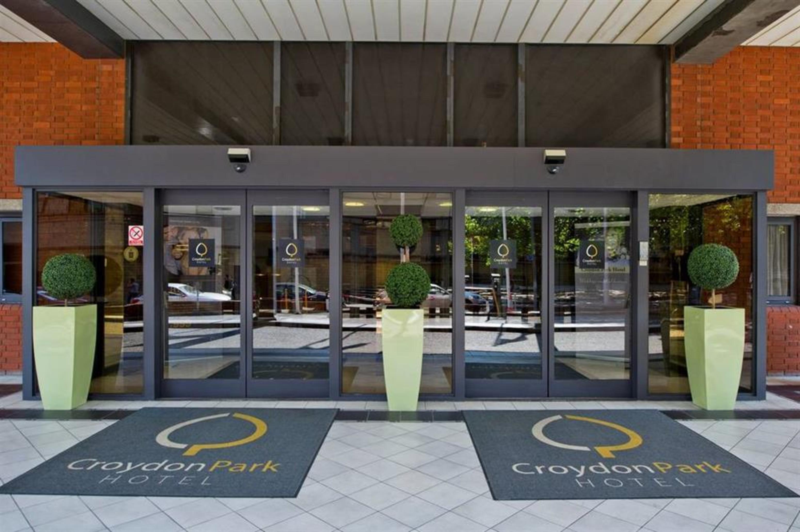 Clarion Croydon Park Hotel Экстерьер фото